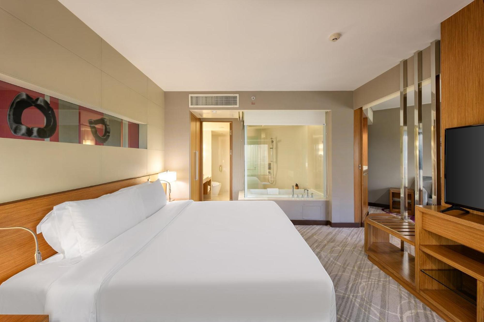 Centara Grand At Plaza Ladprao Bangkok