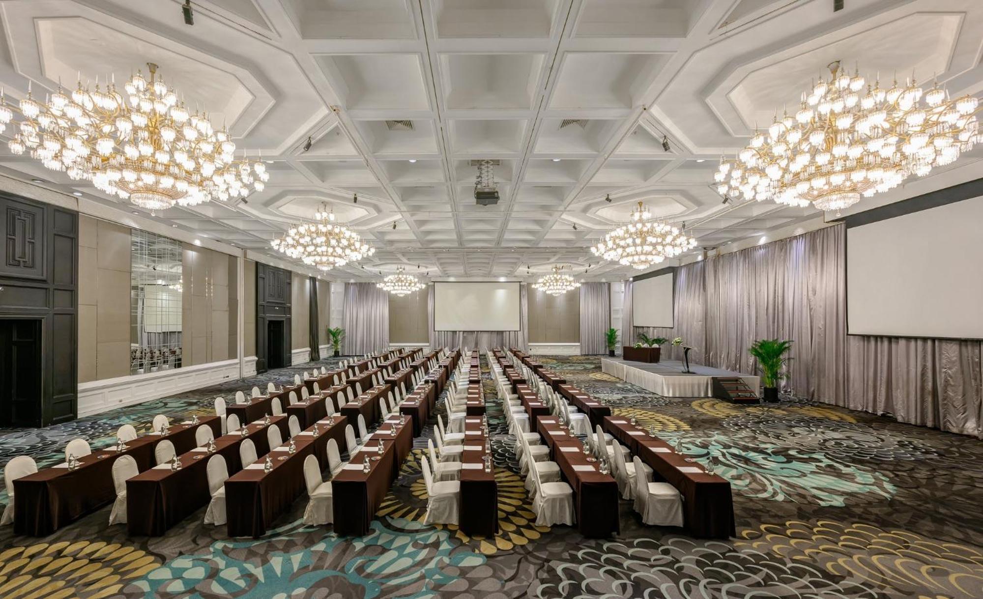 Centara Grand At Plaza Ladprao Bangkok