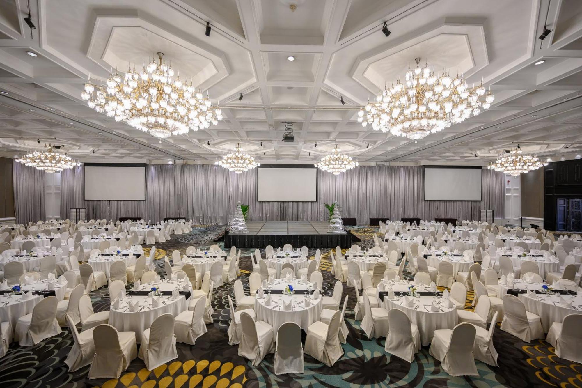 Hotel Centara Grand At Plaza Ladprao 5*