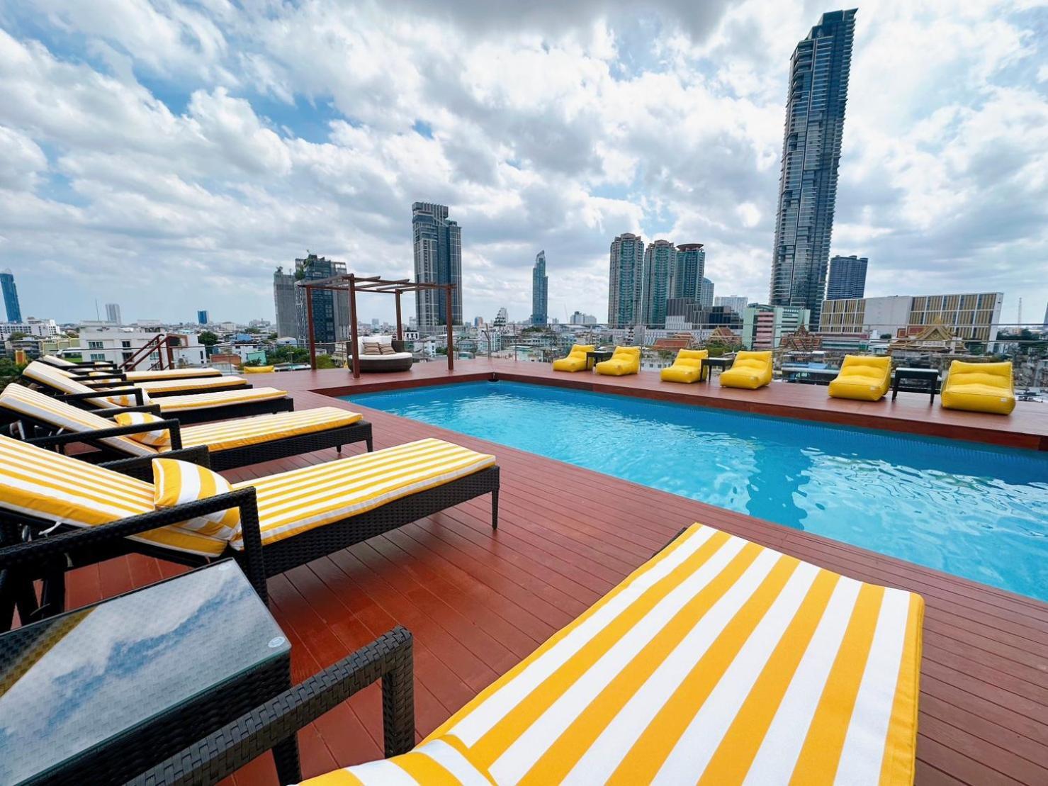 Miloft Sathorn - Sha Certified Hotel