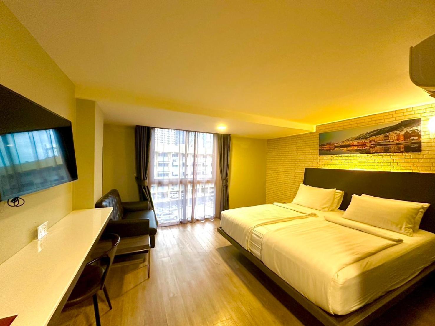 Hotel Bb Glass House