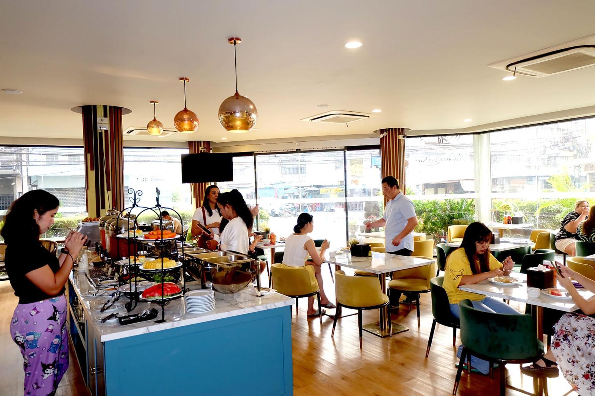 Siri Oriental Hotel 3*