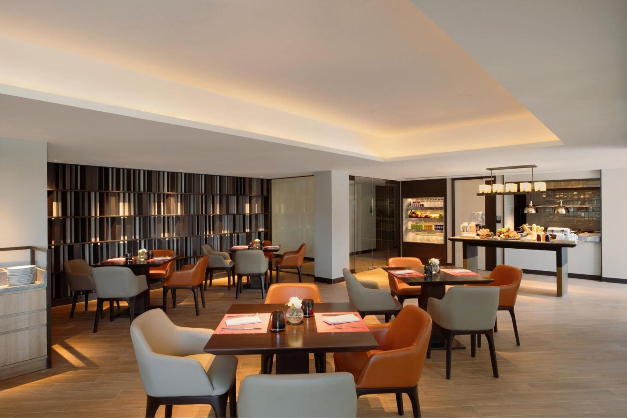 Marriott Executive Bangkok, Sukhumvit 50 Hotel 5*