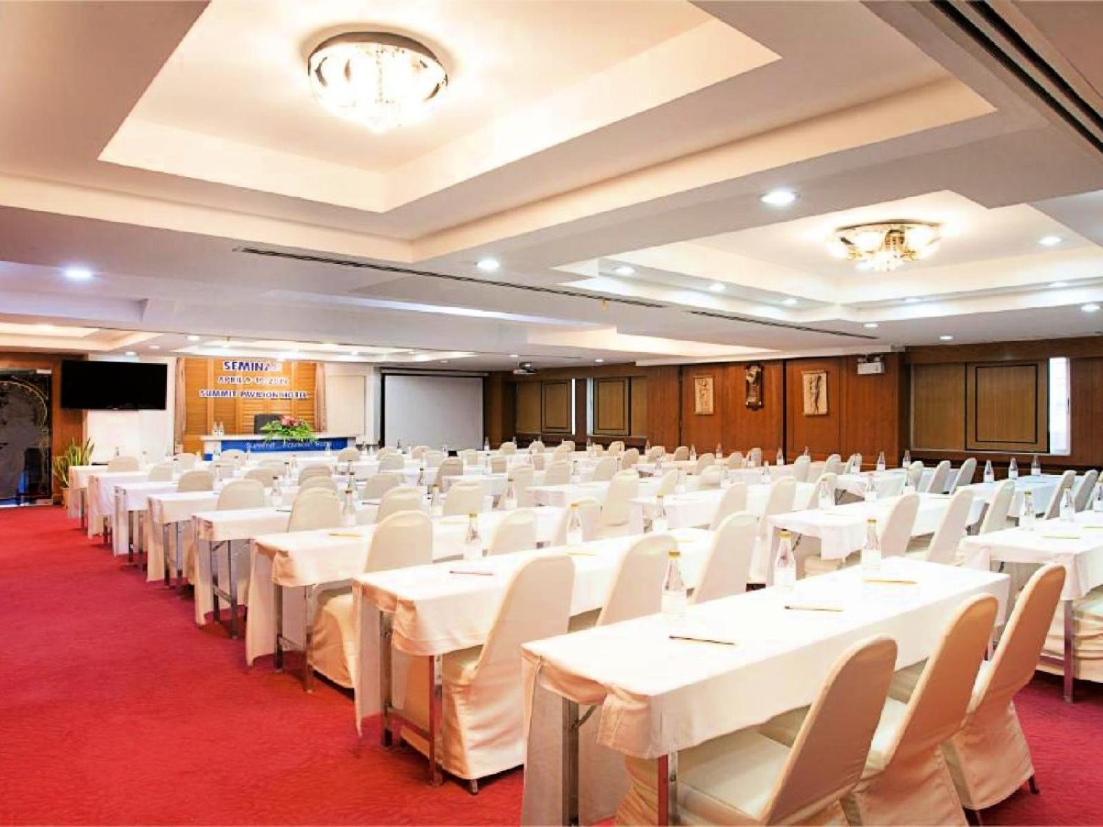 Summit Pavilion 4*