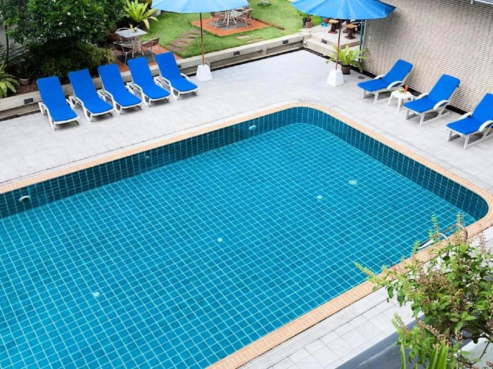 Summit Pavilion 4*