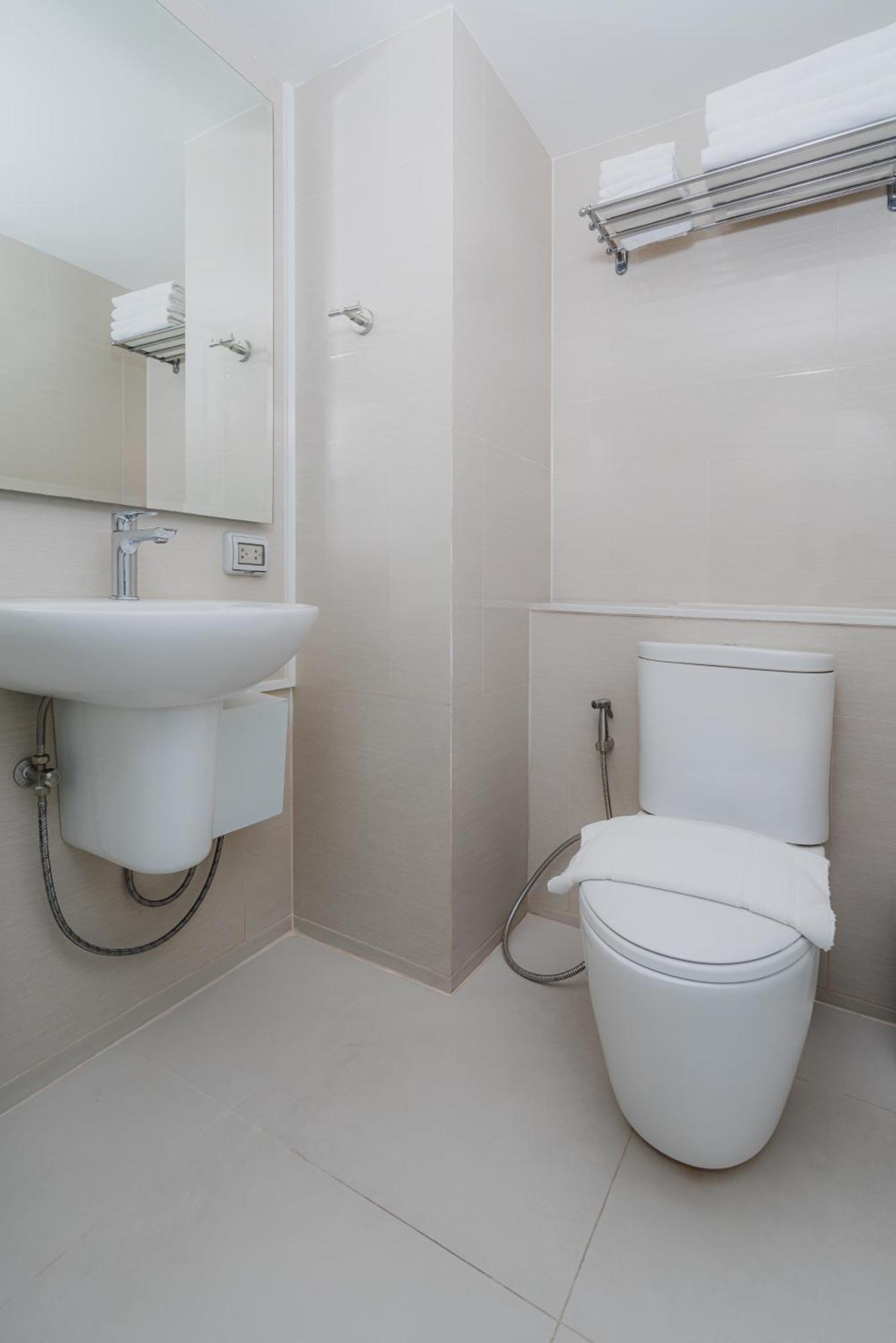 Hotel Q Box Blossom Sha Bangkok