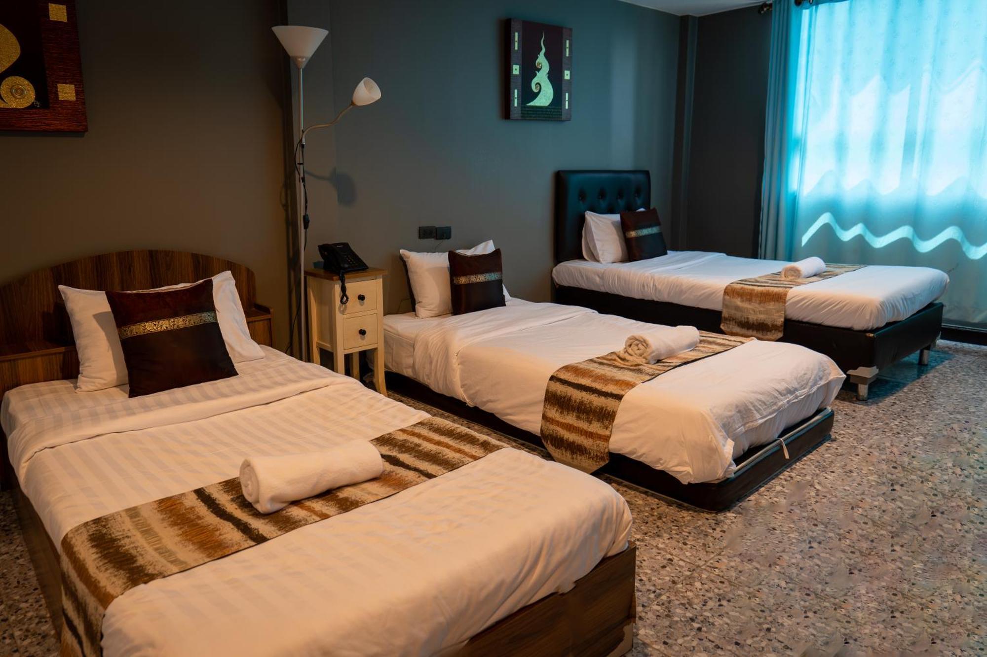 Anandpura Riverside Hotel 4*