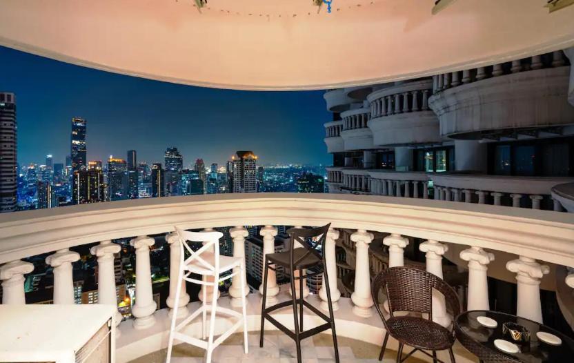 State Tower 2 Bed View Bangrak Near Icon Siam Apartment Bangkok
