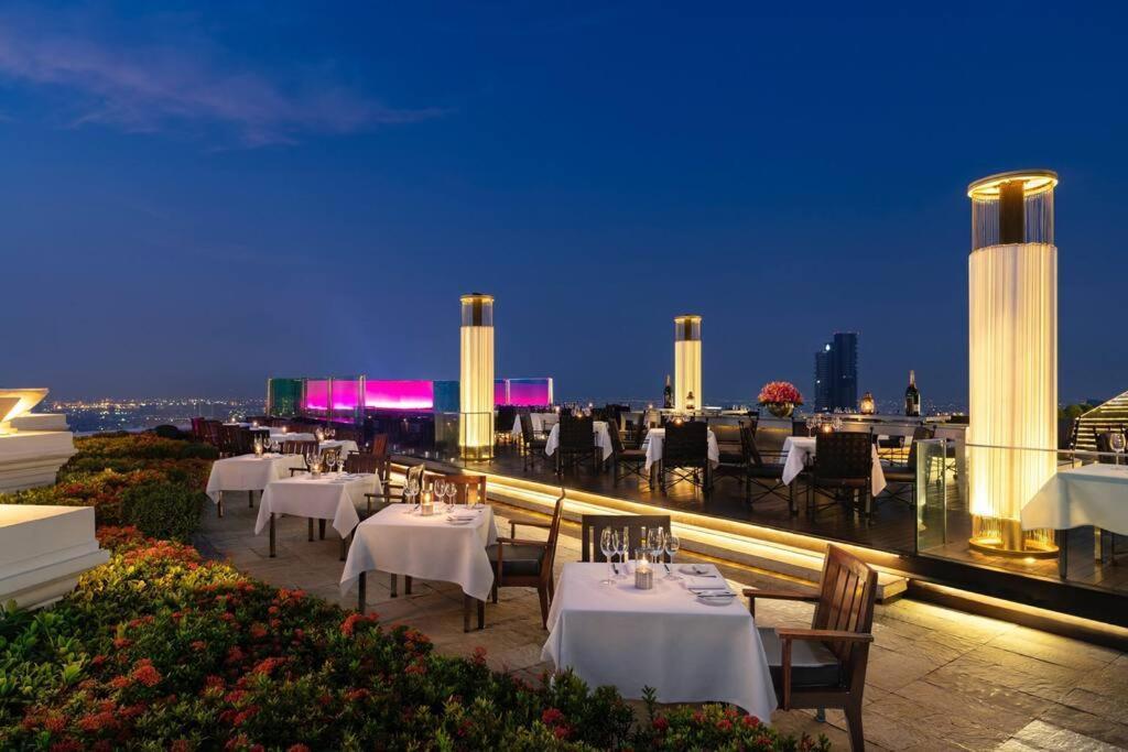 State Tower 2 Bed View Bangrak Near Icon Siam Apartment *