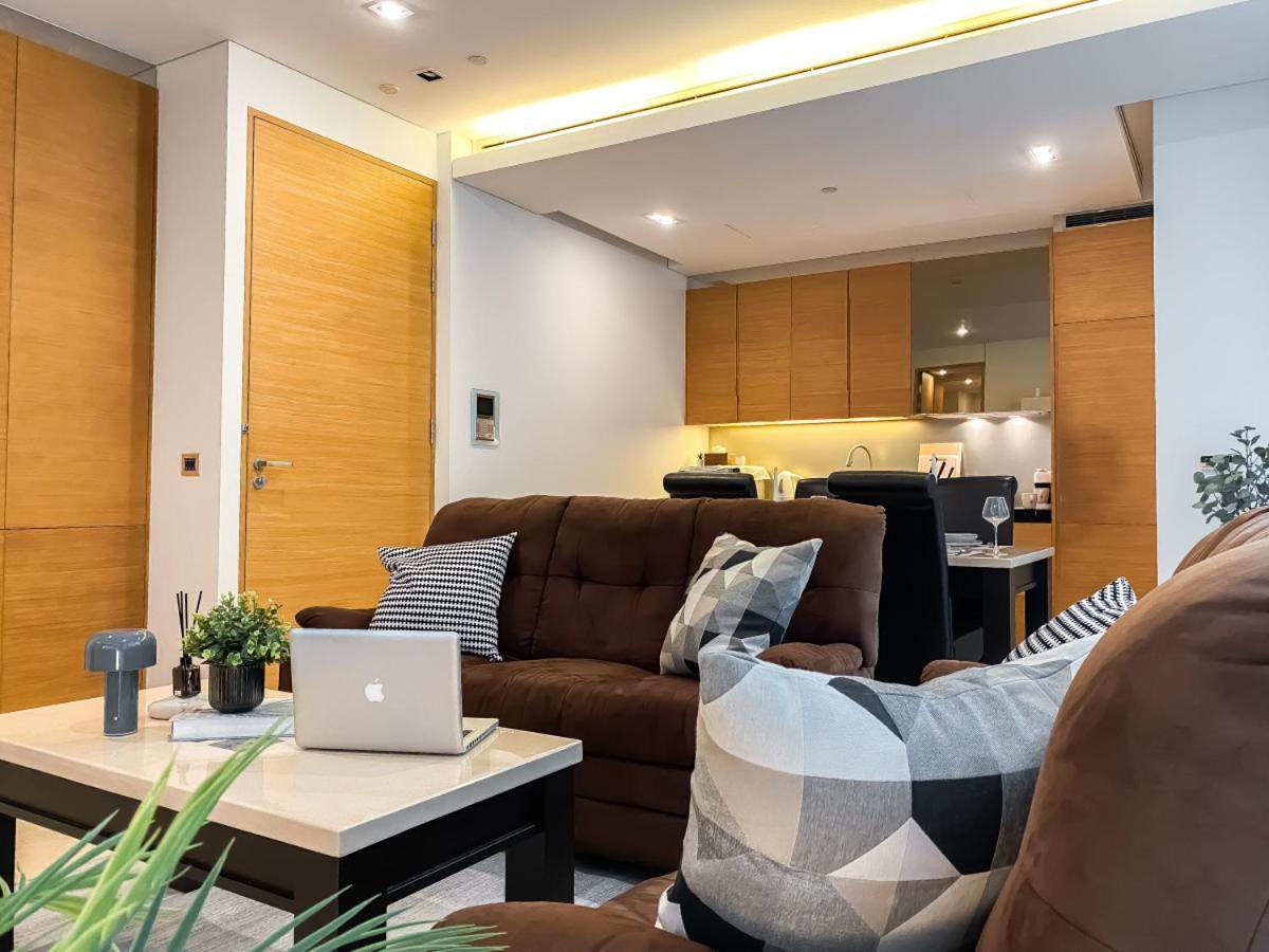 Extravagant 65 Sqm 1br - Ultra Fast Wifi - Silom Apartment *