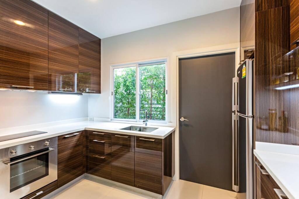 Rumah percutian Sukhumvit 16 Townhouses, Inhome Luxury Residences