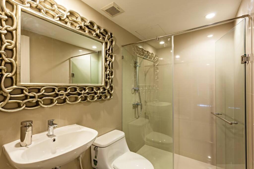 Sukhumvit 16 Townhouses, Inhome Luxury Residences Rumah percutian *