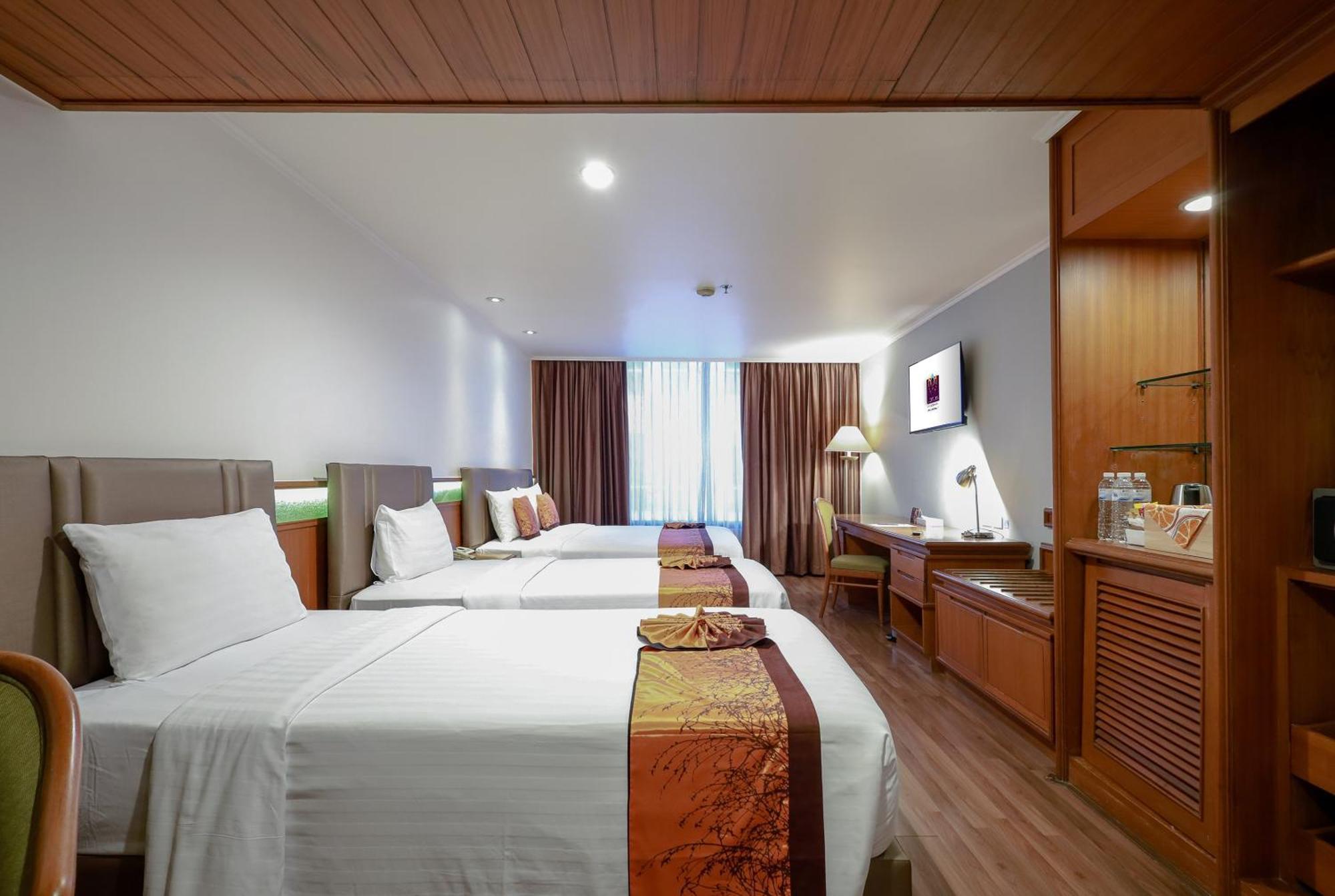 Hotel Lotus Sukhumvit 33 By Compass Hospitality