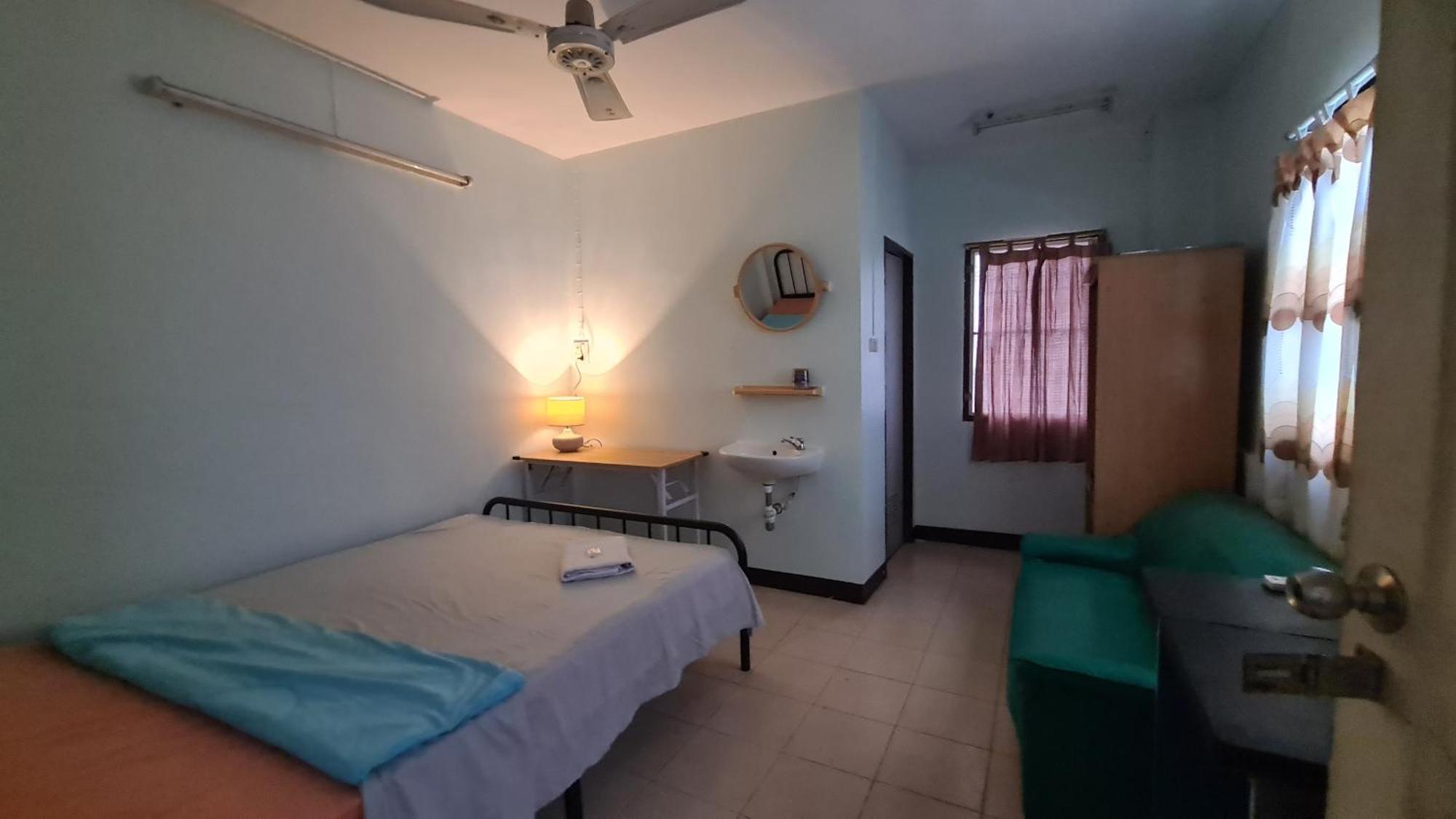 Roong-arun Guest house