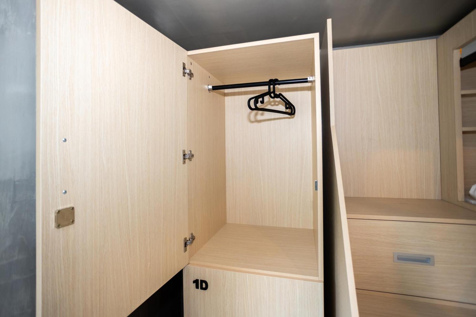 Capsule hotel Dmk Place