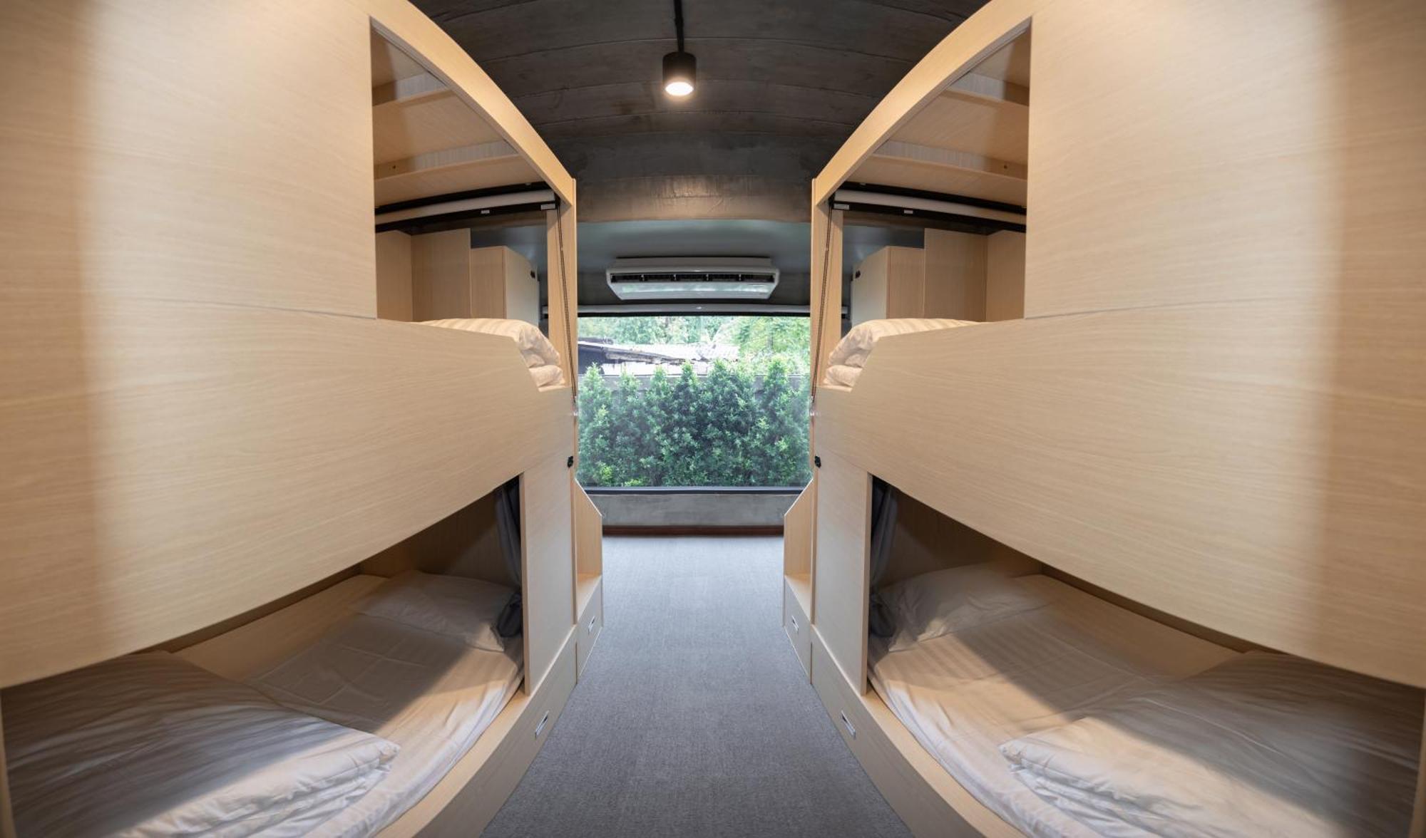 Capsule hotel Dmk Place Bangkok