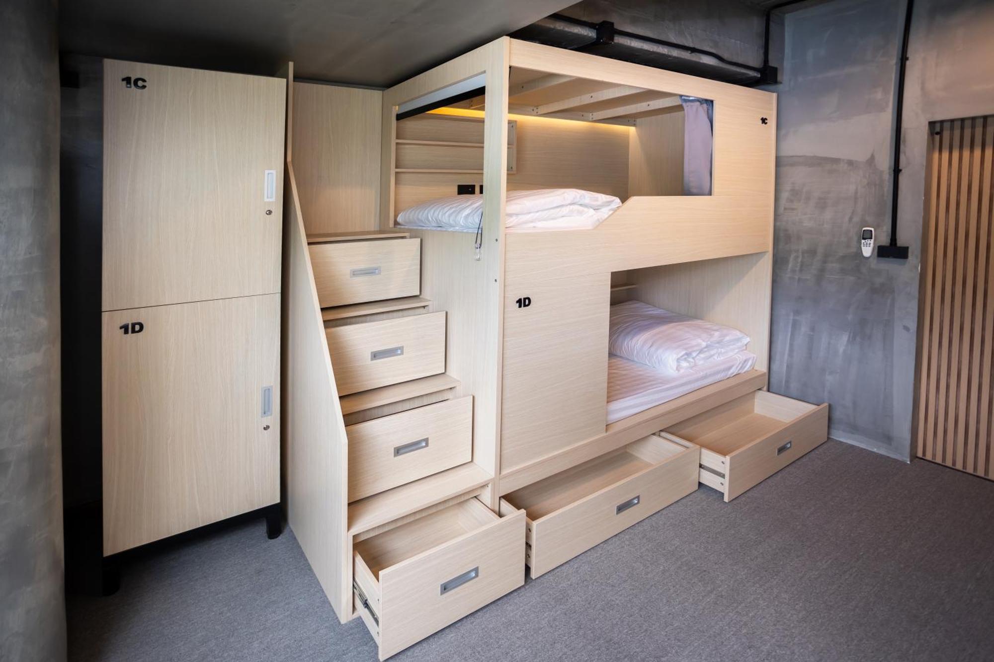 Dmk Place Capsule hotel *