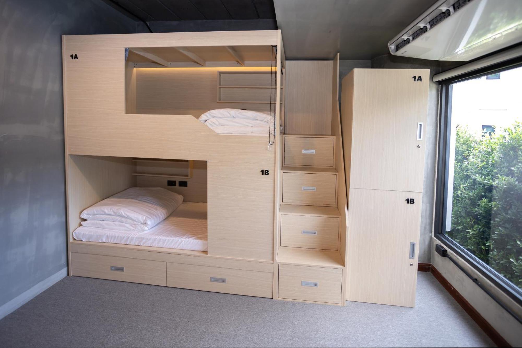Capsule hotel Dmk Place *