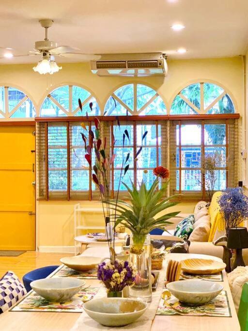 Entire House 6 People 3beds 2baths Near Bts Asoke Terminal21 Bangkok