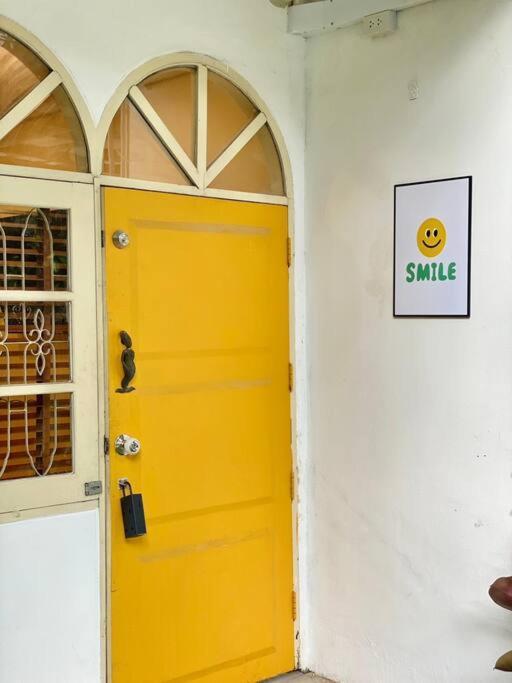 Entire House 6 People 3beds 2baths Near Bts Asoke Terminal21 Holiday home *