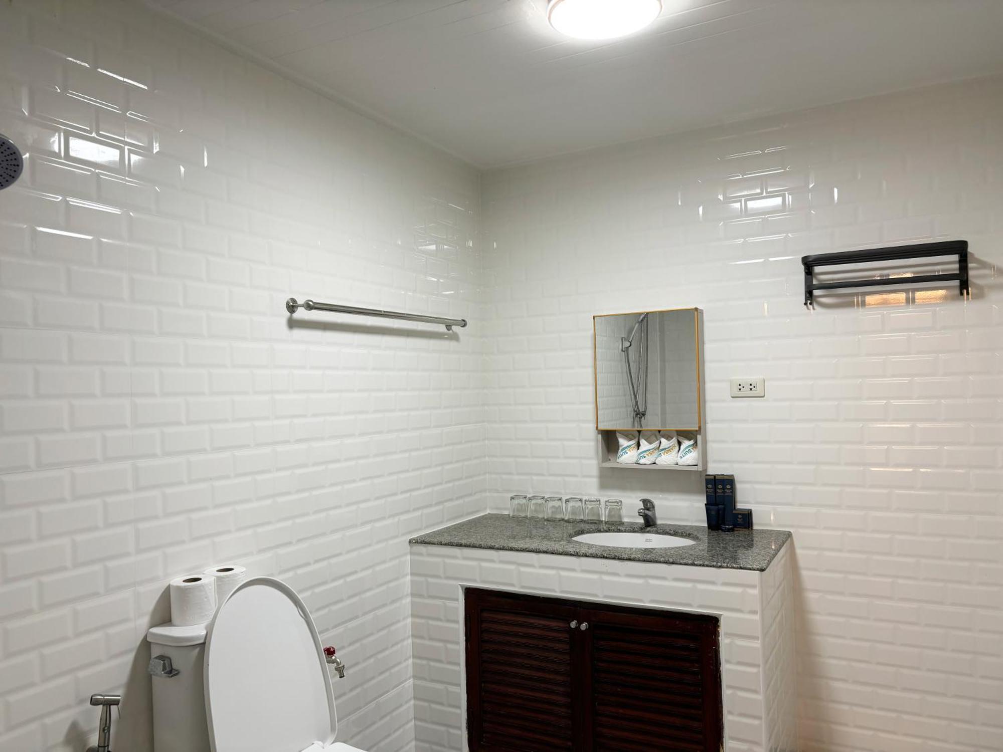Apamet Sukhumvit 55 Hotel *