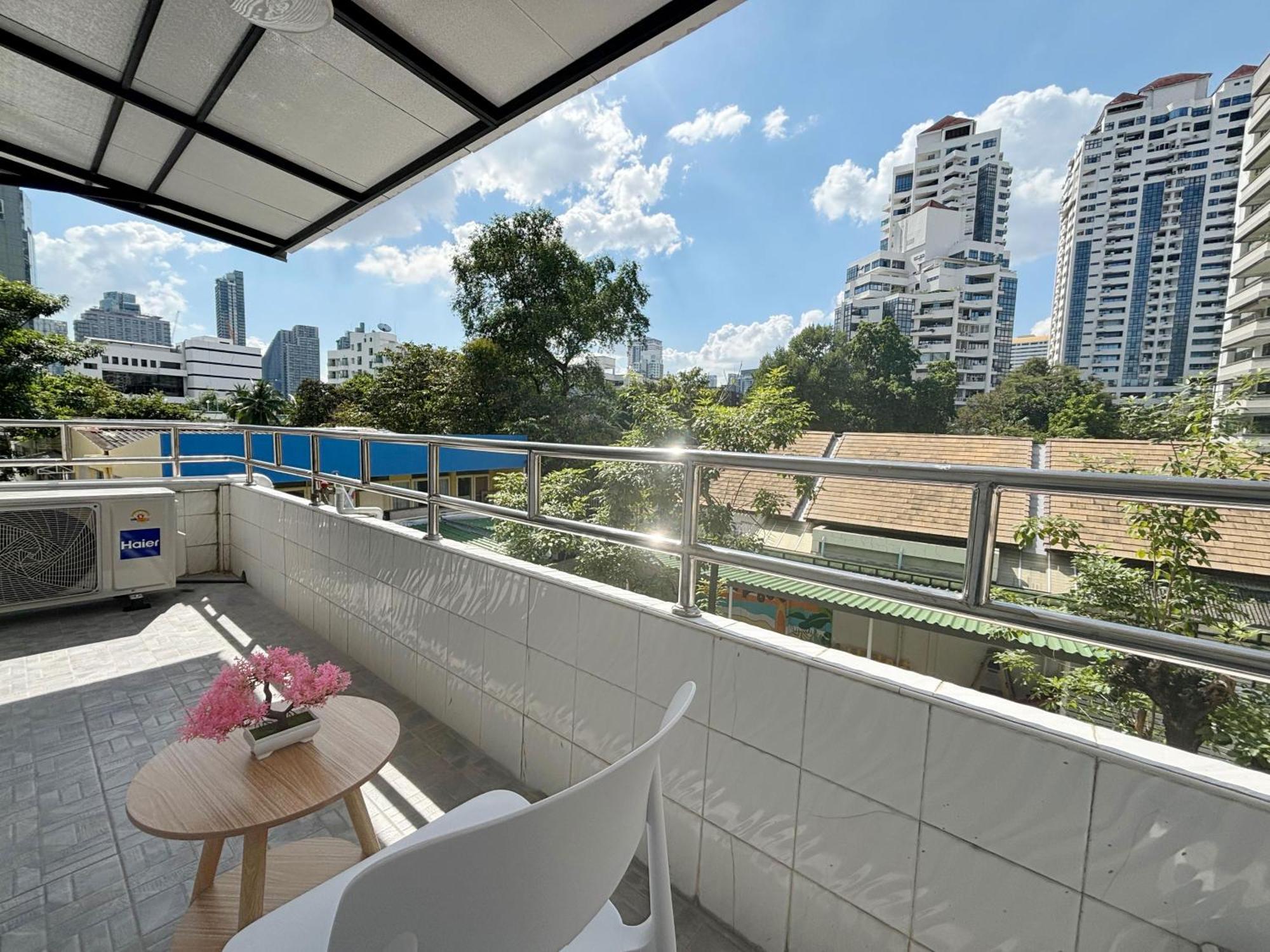 Apamet Sukhumvit 55 Hotel