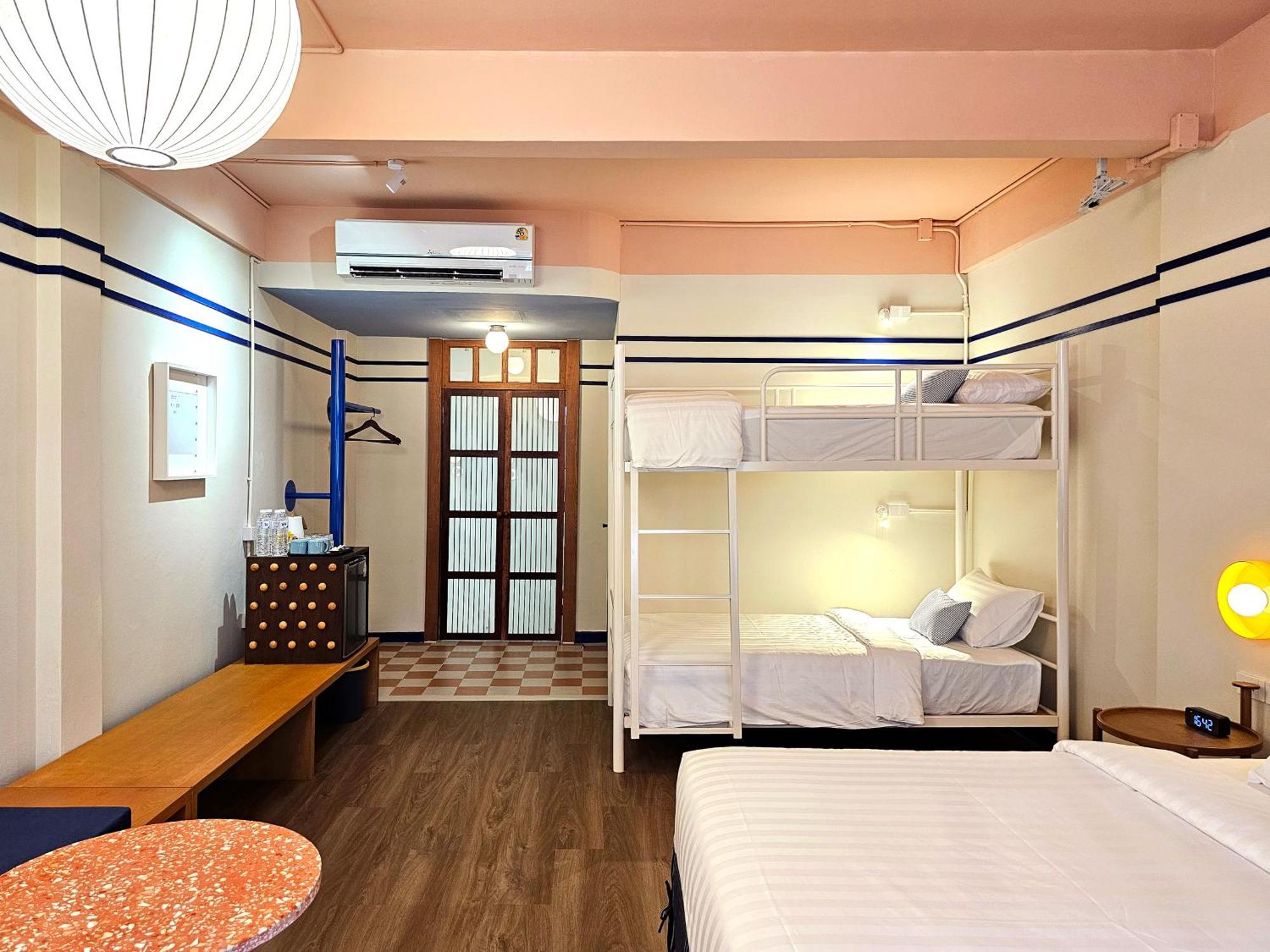 Blu Dock Restel Hotel Bangkok