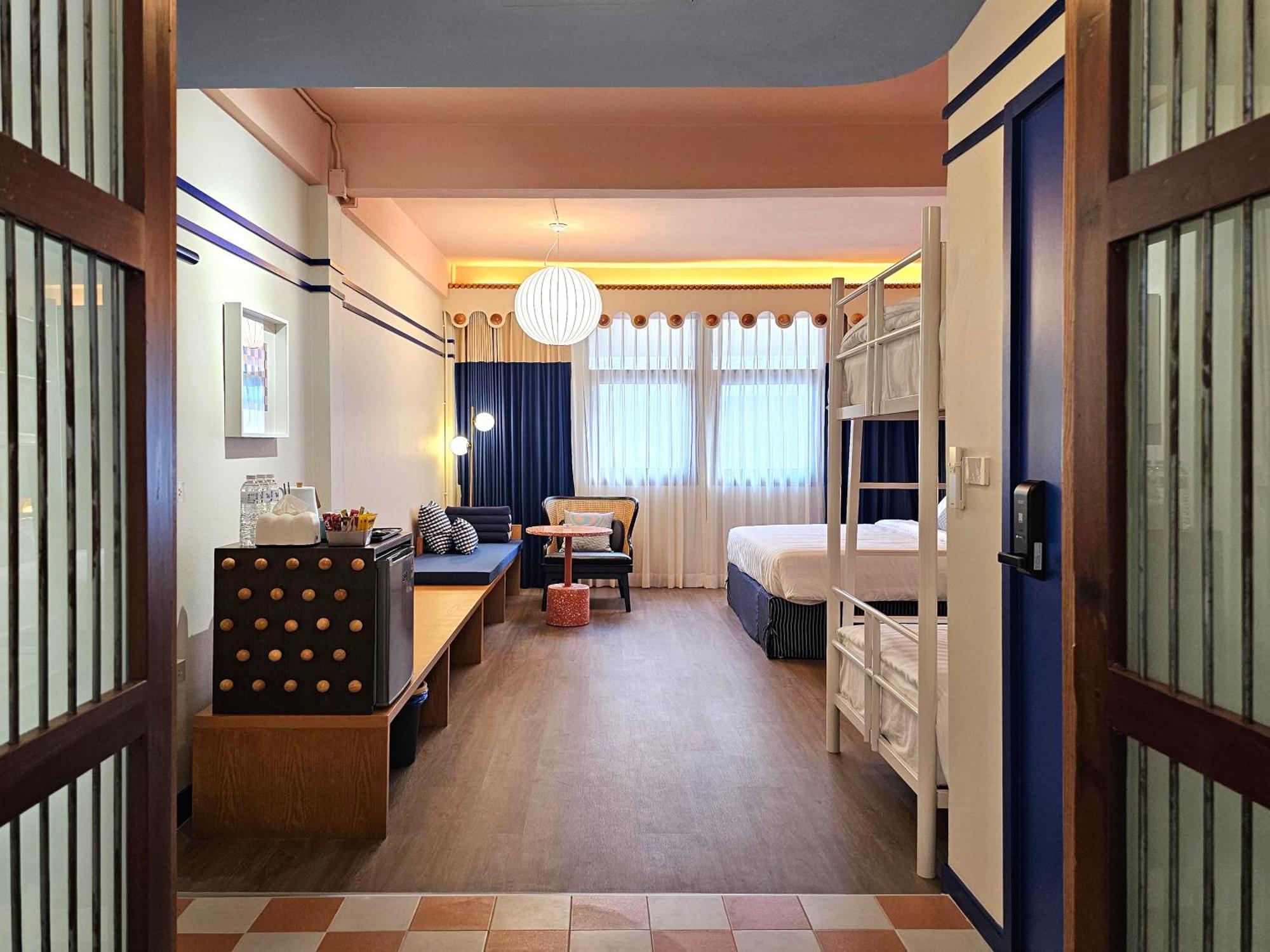 Hotel Blu Dock Restel