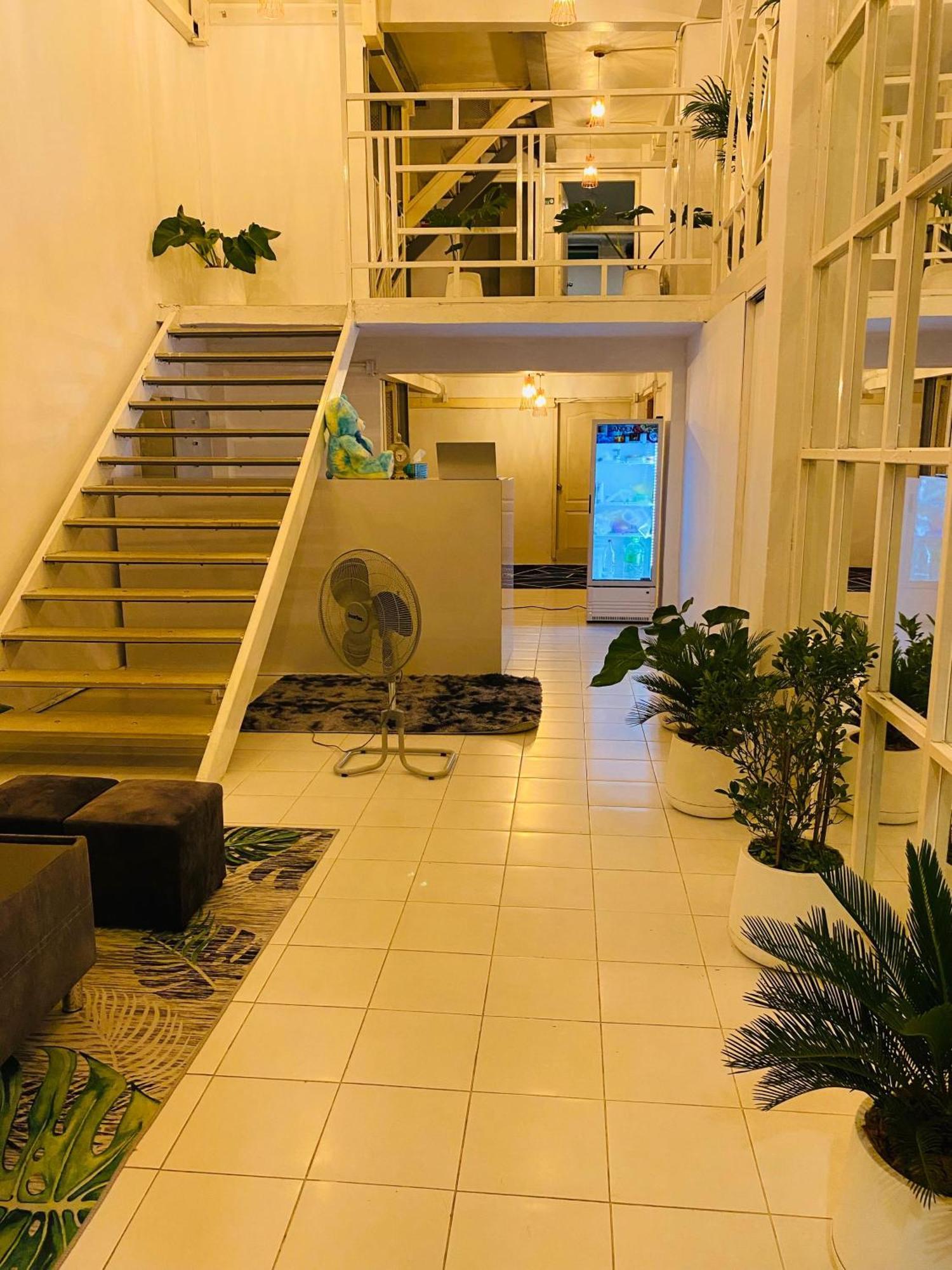 Lemon Tree Khaosan Hostel