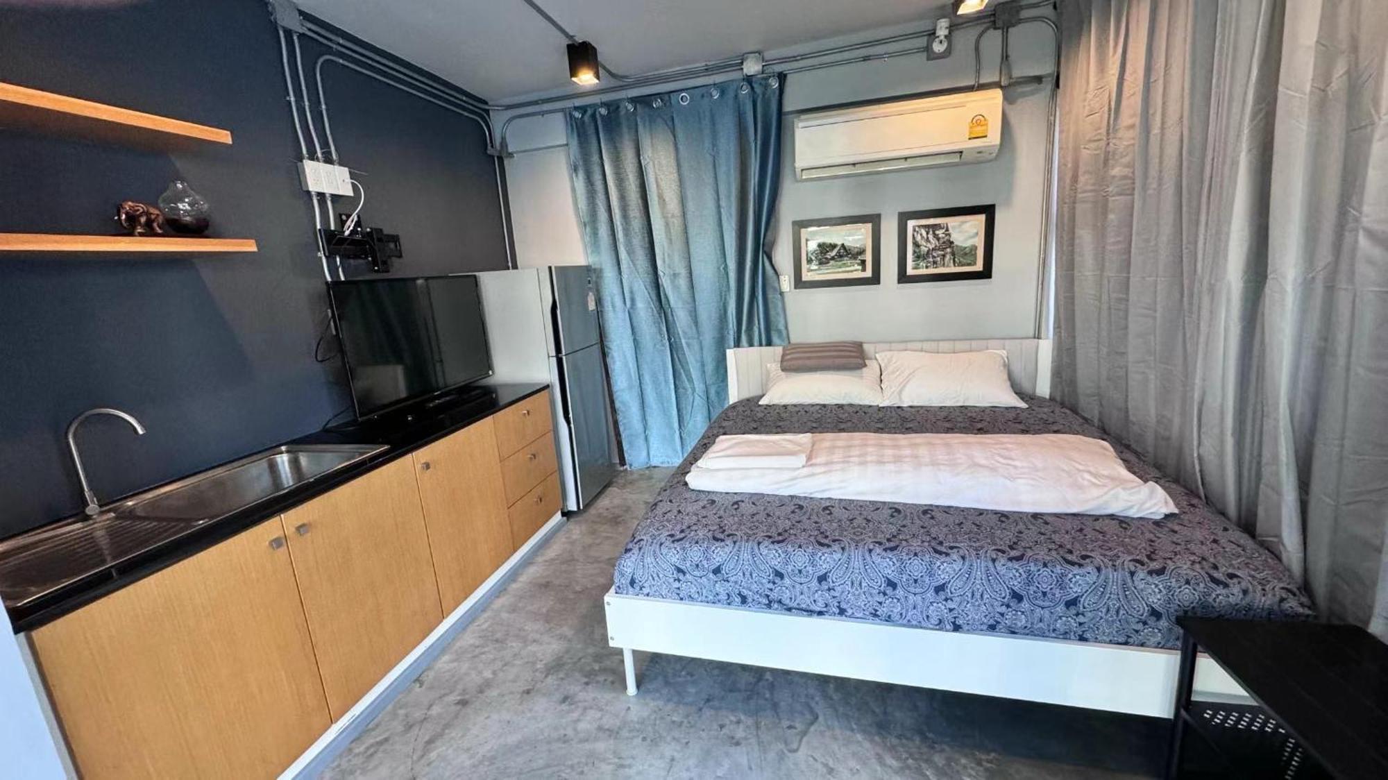 Box Hostel