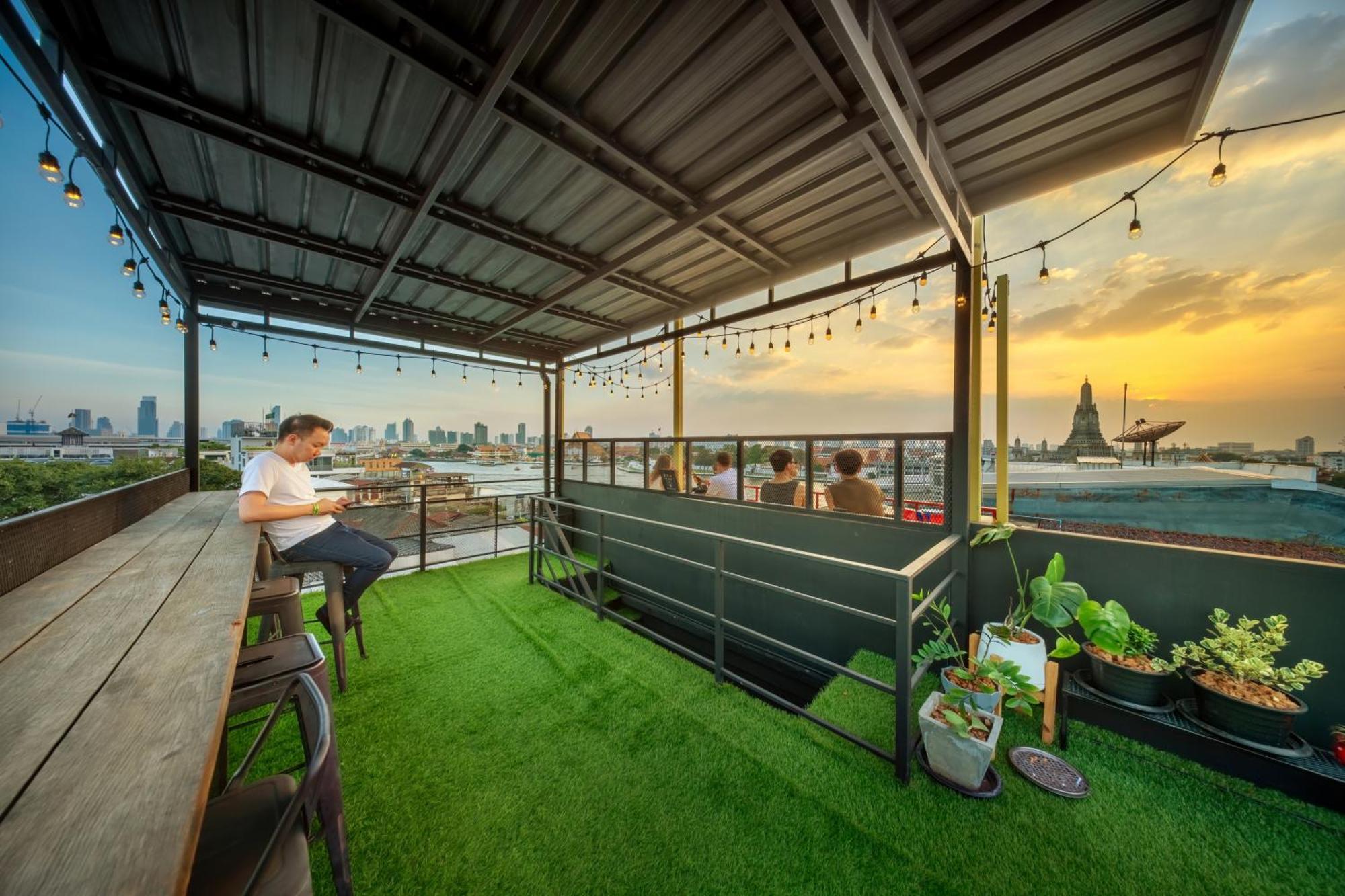 Asrama Ralph Bangkok