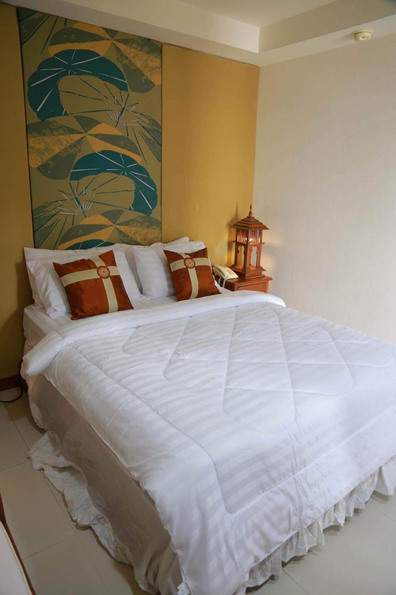Upar Silom 3*