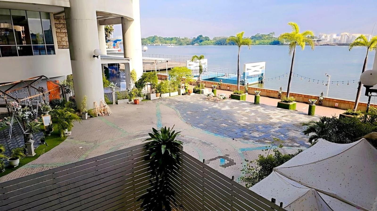 River View Active 6 Apartment