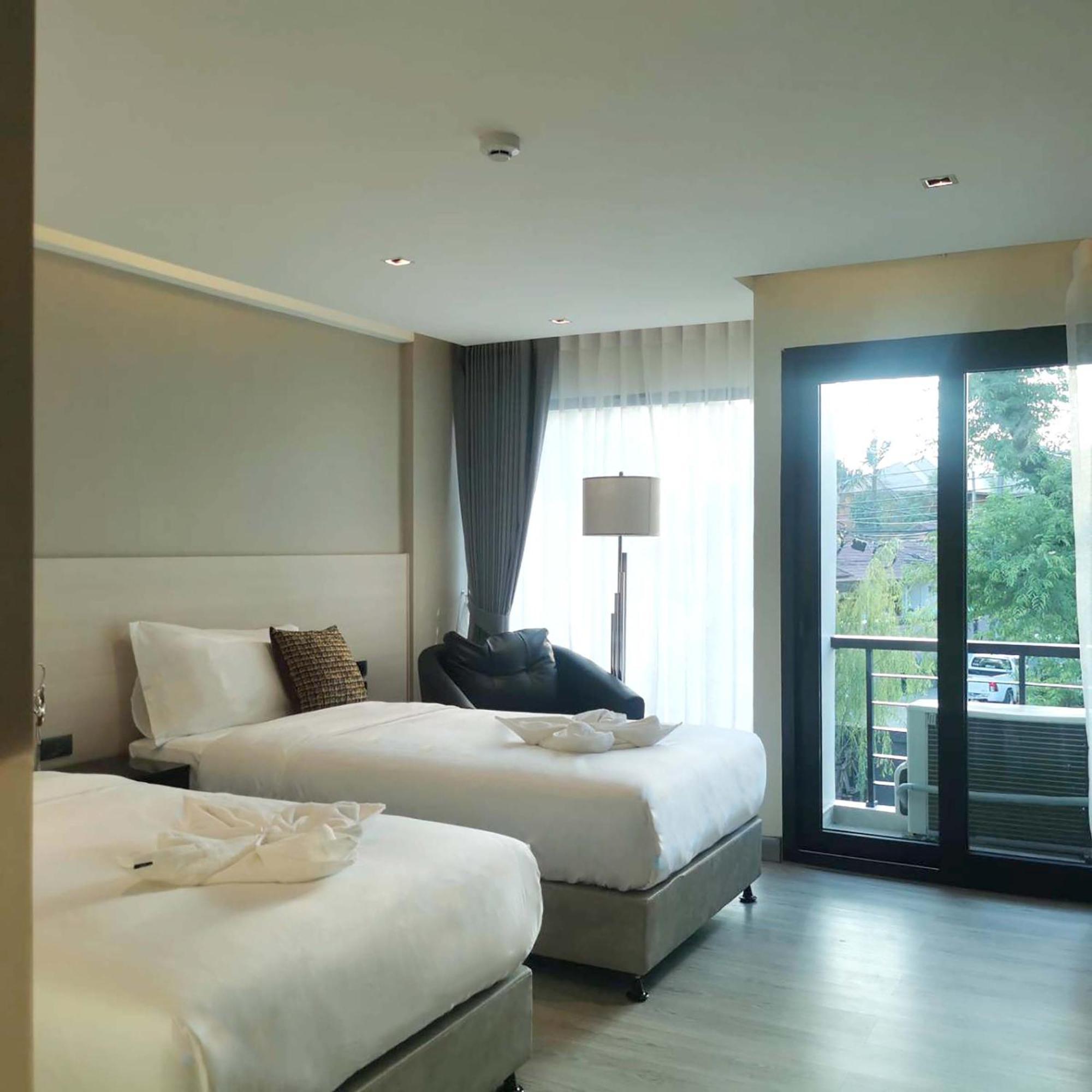 Hotel The 9 3*