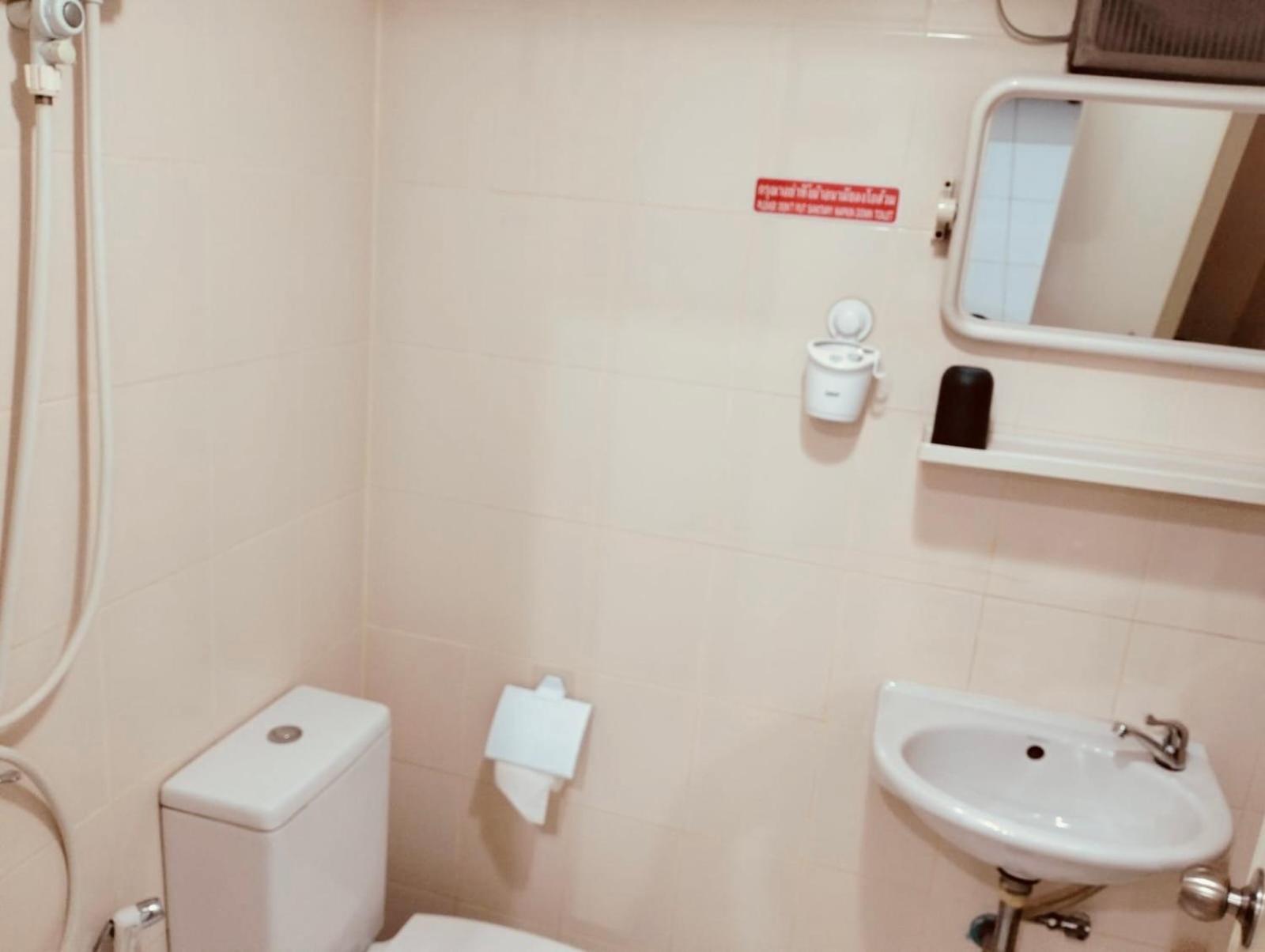Ree House@soi Cowboy-asoke Bts-mrt Casa de hóspedes Banguecoque