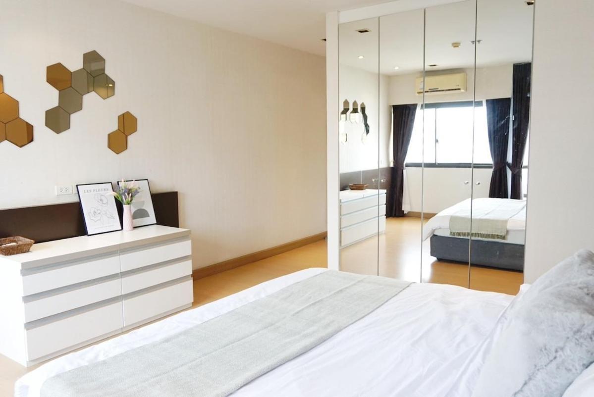 High Floor Great View 2br 2ba 3 Mins To Nana Bts Apartamento Banguecoque