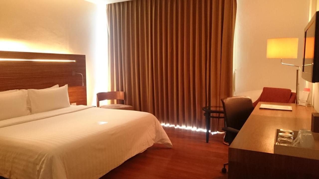 Sacha's Uno Sha 3* Bangkok