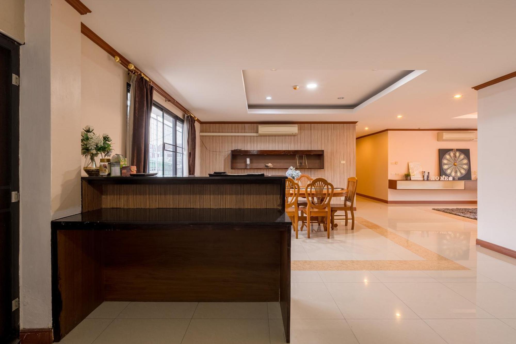 Aparthotel Phoenix Serviced