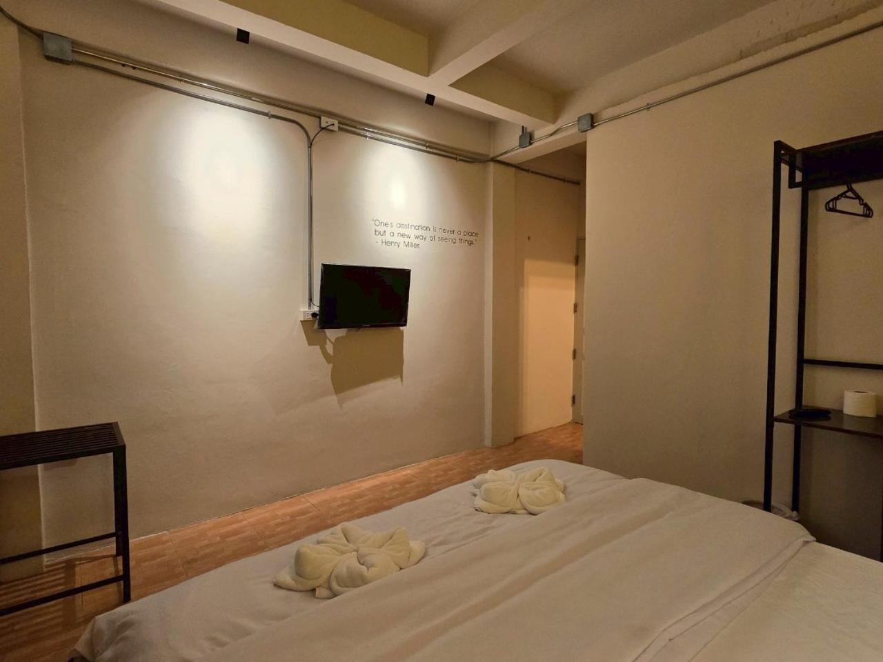 Hostel Lhong Krung