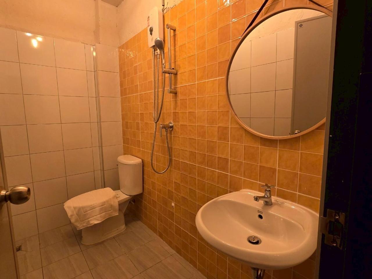 Hostel Lhong Krung Bangkok