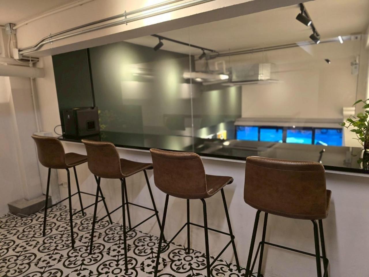Lhong Krung Hostel *