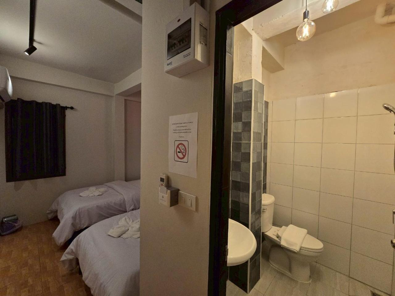 Hostel Lhong Krung