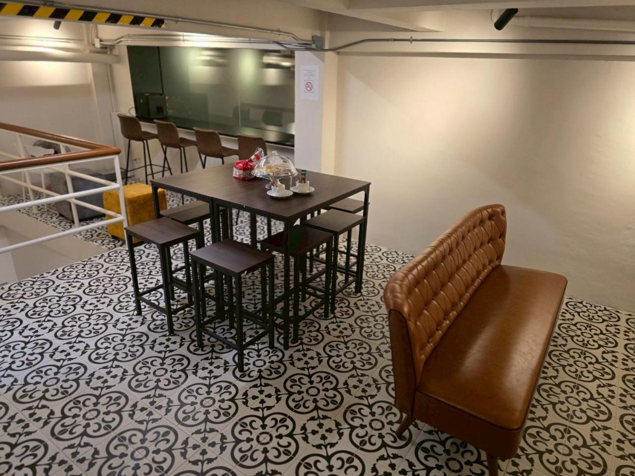 Lhong Krung Hostel *