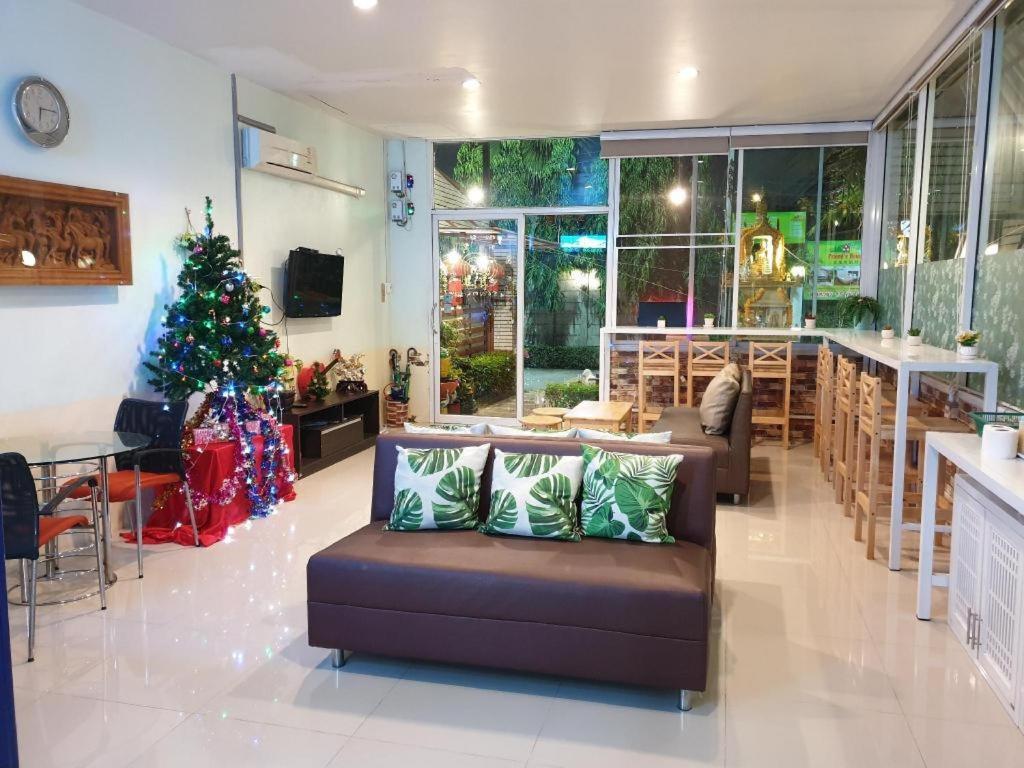 Friends House Resort 3*