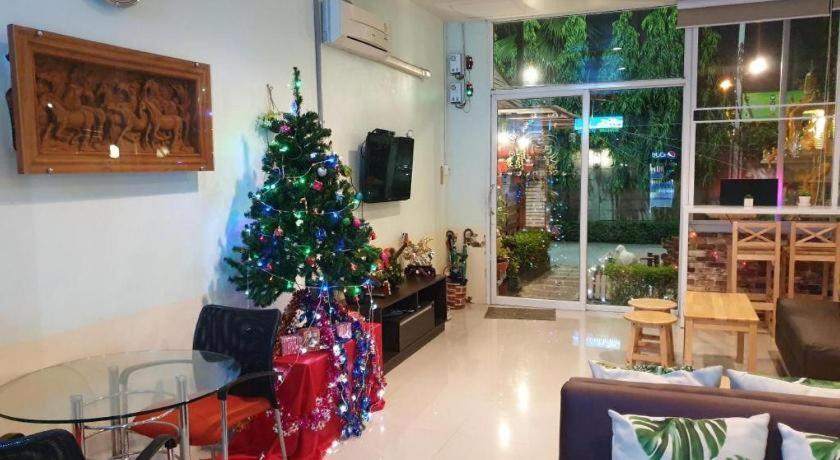 Friends House Resort Bangkok