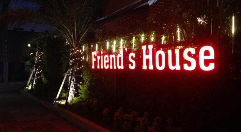 Friends House Resort