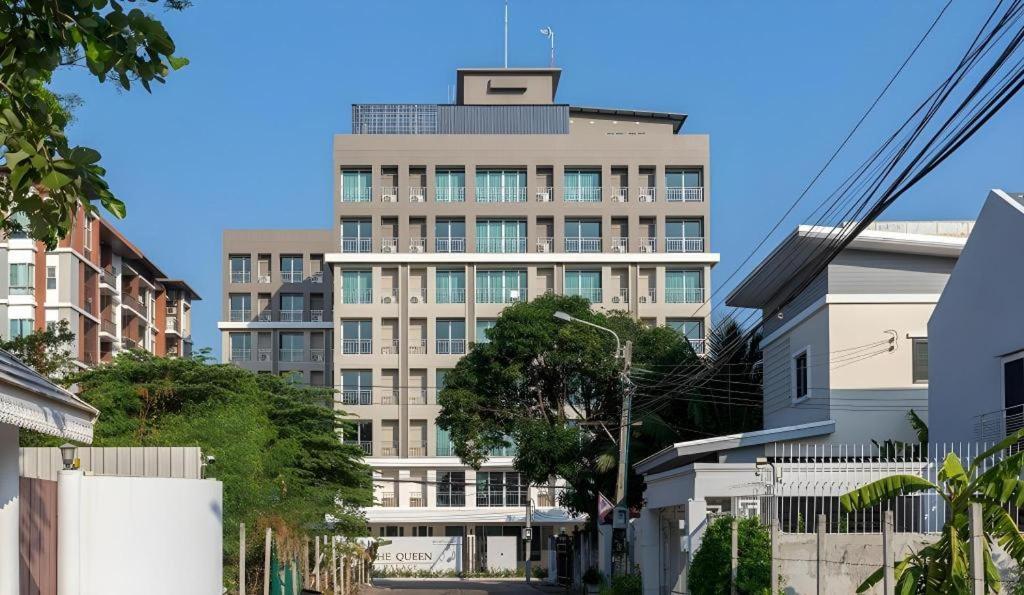 The Queen Palace