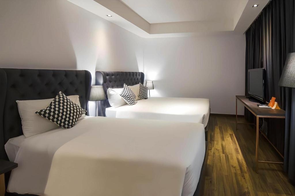 Hotel First House