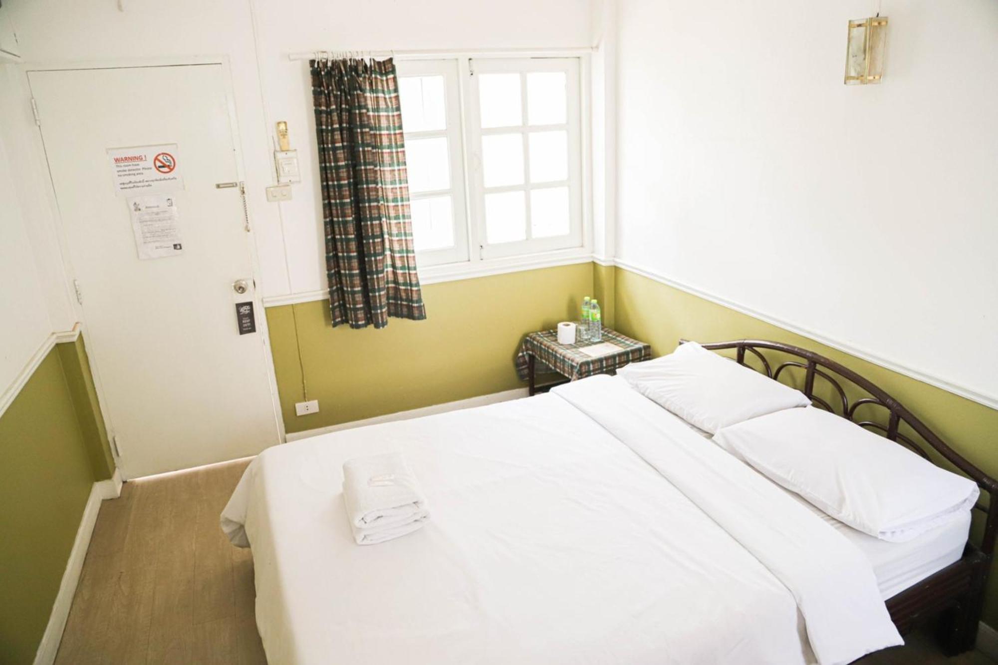 Hotel White 2*