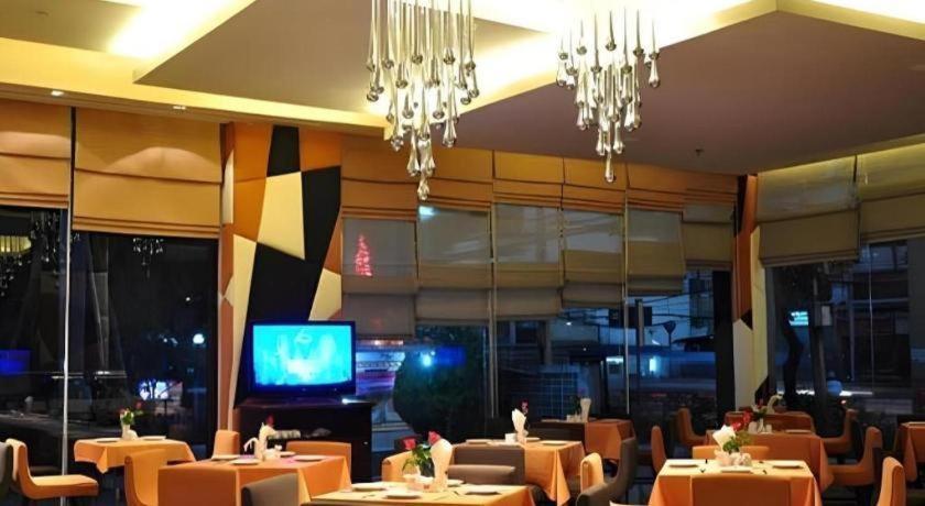 Thamrongin Hotel 3*